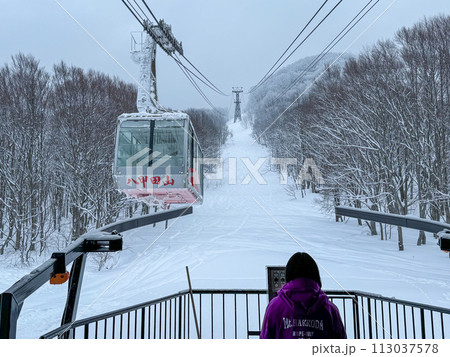 八甲田ロープウェー山麓駅からゴンドラに乗って 113037578