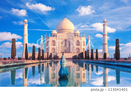 Taj Mahal, a UNESCO World Heritage Site, cloudy day, Agra, India 113041401