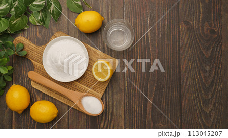 クエン酸・イメージ｜クエン酸(粉末)とレモン 113045207