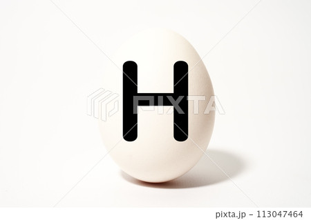 白い玉子の記号文字のイメージ素材 113047464
