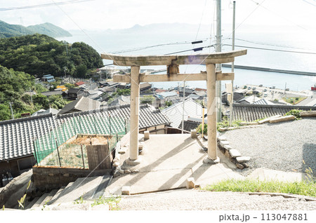 香川県高松市の沖合の島「男木島」の豊玉姫神社 113047881