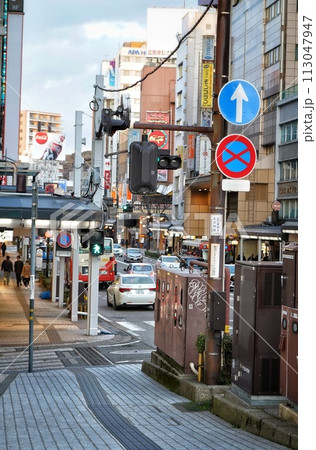金沢市片町、お昼の街並み 113047947