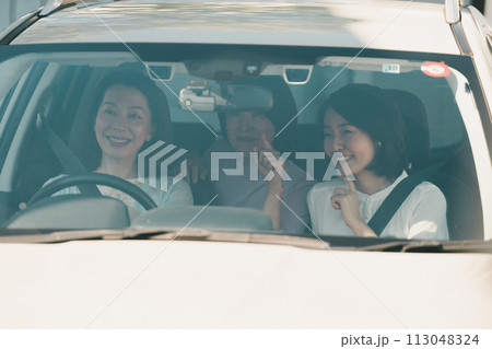 a forty-something woman 113048324