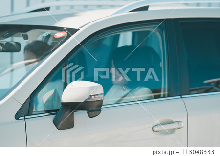 a forty-something woman 113048333