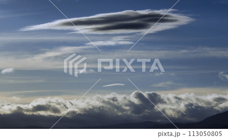 多様な雲が現れた初秋の朝空・望遠・空主体・230914am 多様な雲が現れた初秋の朝空・望遠・空主体・230914am 113050805