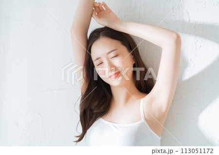 脱毛　スキンケア　紫外線イメージ 113051172