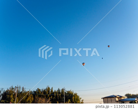 名物の熱気球のフライト。  日本国栃木県栃木市、渡良瀬遊水地にて。 ラムサール条約登録地。 2023 113052881