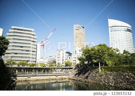 駅前の再開発が進む高松駅前　2023年 113053132
