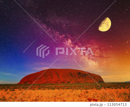 エアーズロックの美しい夜景 113054713