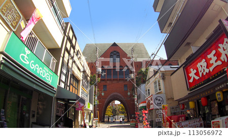 近鉄長瀬駅から近畿大学へ向かう通学路 113056972