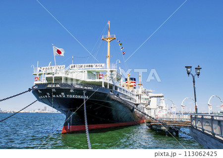 横浜港・山下公園前桟橋　日本郵船氷川丸　国の重要文化財 113062425