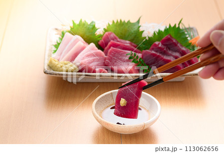 南紀勝浦港　本鮪 マグロの刺身（生）赤身、中トロ、大トロ 113062656