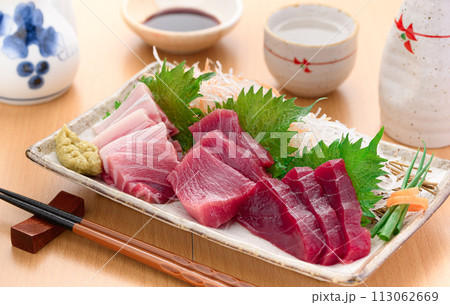 南紀勝浦港　本鮪 マグロの刺身（生）赤身、中トロ、大トロ 113062669