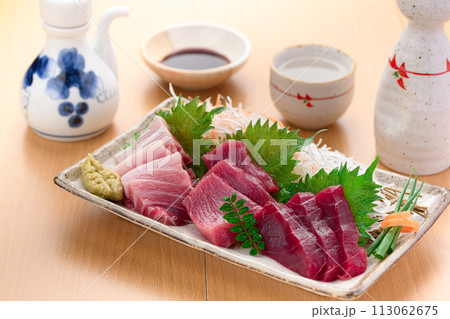 南紀勝浦港　本鮪 マグロの刺身（生）赤身、中トロ、大トロ 113062675