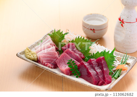 南紀勝浦港　本鮪 マグロの刺身（生）赤身、中トロ、大トロ 113062682