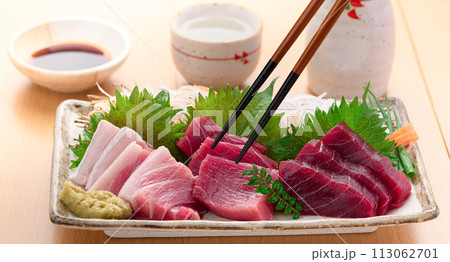 南紀勝浦港　本鮪 マグロの刺身（生）赤身、中トロ、大トロ 113062701