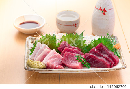 南紀勝浦港 本鮪 マグロの刺身(生)赤身、中トロ、大トロ 南紀勝浦港 本鮪 マグロの刺身(生)赤身、中トロ、大トロ 113062702