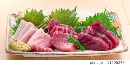 南紀勝浦港　本鮪 マグロの刺身（生）赤身、中トロ、大トロ 113062704