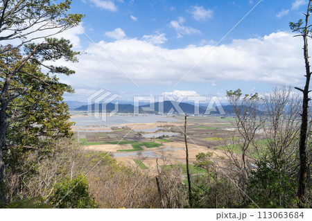 望西峰付近にある西の湖展望台から見た景色（八幡山縦走コース） 113063684