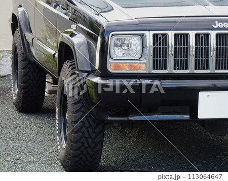 輸入車イメージ ジープチェロキーのフロントマスク 輸入車イメージ ジープチェロキーのフロントマスク 113064647