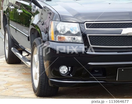 輸入車イメージ　シボレー10代目サバーバンのフロントマスク 113064677