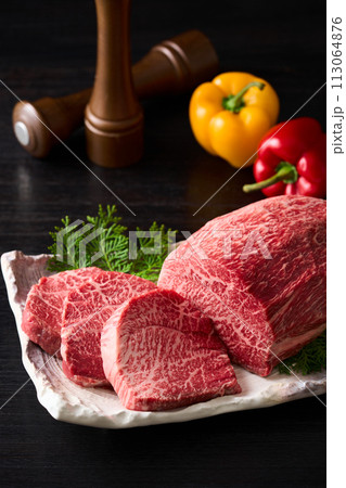 国産黒毛和牛、モモ肉(シンシン) 国産黒毛和牛、モモ肉(シンシン) 113064876