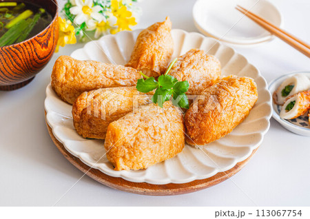 手作りのいなり寿司 113067754