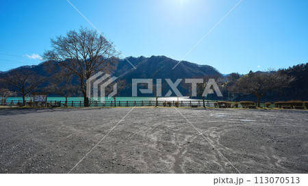 赤谷湖畔の駐車場からの景色 113070513