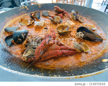 Rice with seafood northern Spain style. 113072810
