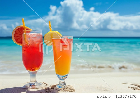 Cocktail on the beach 113075170