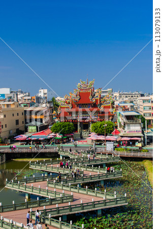 左営慈済宮と龍虎塔桟橋(台湾-高雄市) 113079133