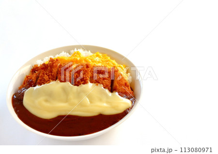 オムレツチーズカツカレー オムレツチーズカツカレー 113080971