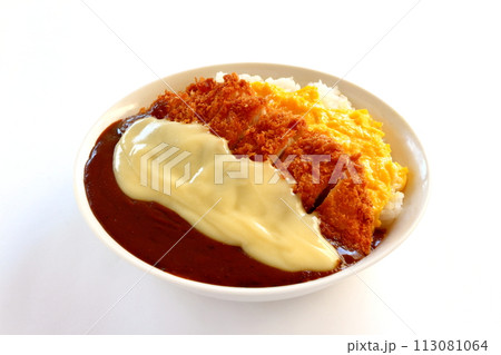 オムレツチーズカツカレー 113081064
