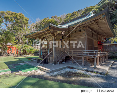 洲崎神社の境内と拝殿 千葉県館山市 洲崎神社の境内と拝殿 千葉県館山市 113083098