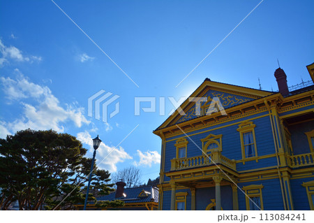 威風堂々たる明治期の西洋風館「旧函館区公会堂」 113084241