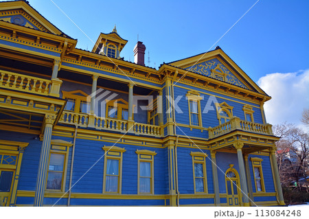 威風堂々たる明治期の西洋風館「旧函館区公会堂」 113084248