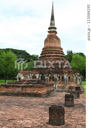 Wat Sorasak in Sukhothai Wat Sorasak in Sukhothai 113084295