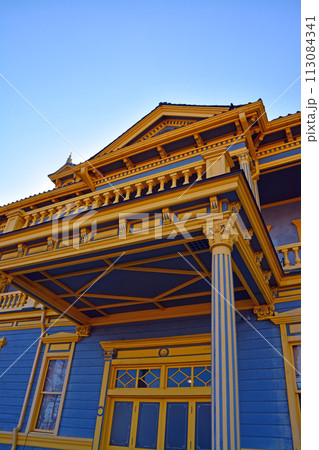 威風堂々たる明治期の西洋風館「旧函館区公会堂」 113084341