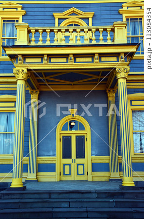 威風堂々たる明治期の西洋風館「旧函館区公会堂」 113084354