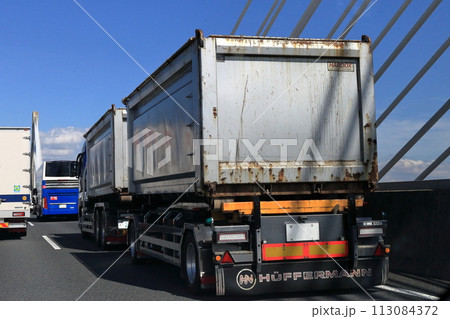 ダブル連結トラック　イメージ 113084372