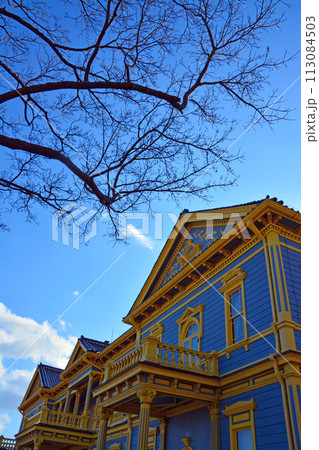 威風堂々たる明治期の西洋風館「旧函館区公会堂」 113084503