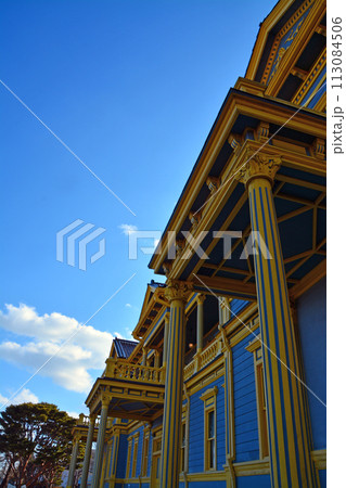 威風堂々たる明治期の西洋風館「旧函館区公会堂」 113084506