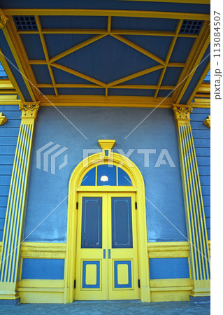 威風堂々たる明治期の西洋風館「旧函館区公会堂」 113084507