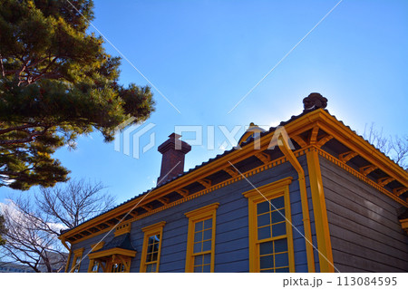 威風堂々たる明治期の西洋風館「旧函館区公会堂」 113084595