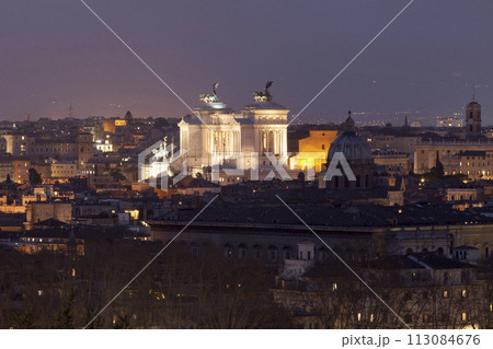 The Altare della Patria in Rome by night 113084676