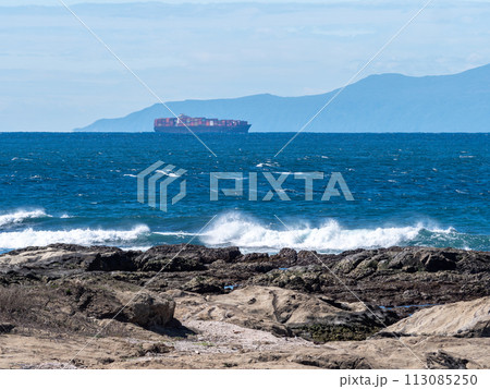 千葉県館山市　洲崎神社前の太平洋の風景　3月 113085250