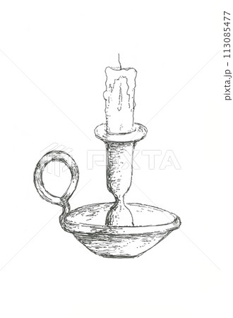 アンティークなロウソクと燭台 113085477