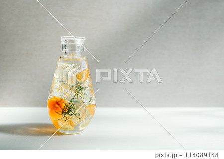 オレンジ系統のハーバリウム 113089138