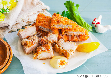 鶏の唐揚げと白身のフライ 113091037