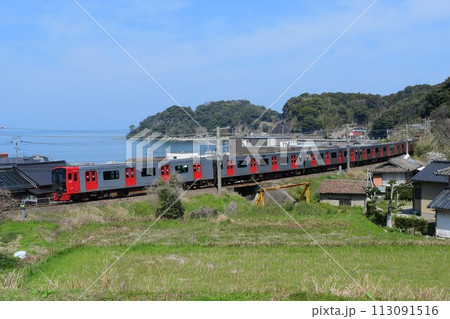 玄界灘を背景に走る303系 筑肥線 玄界灘を背景に走る303系 筑肥線 113091516